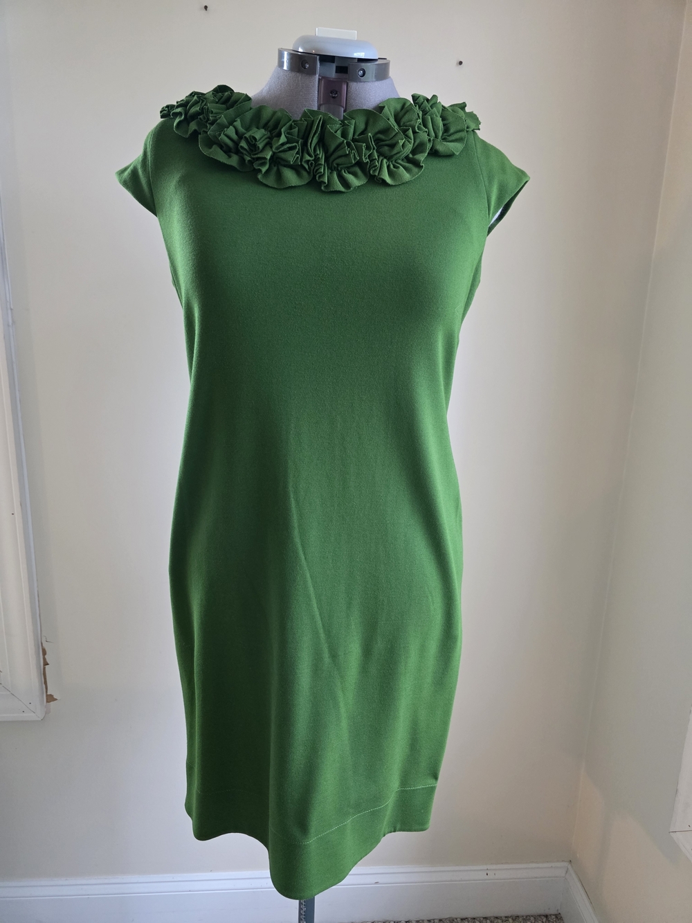 Taylor Green Ruffled Neck Shift Dress Retro 12